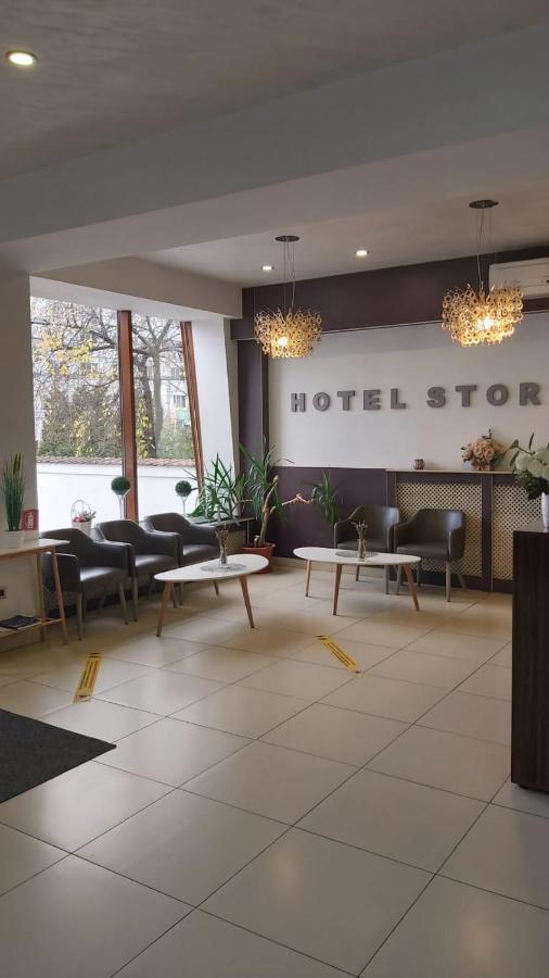 Hotel Story Târgu Jiu Buitenkant foto