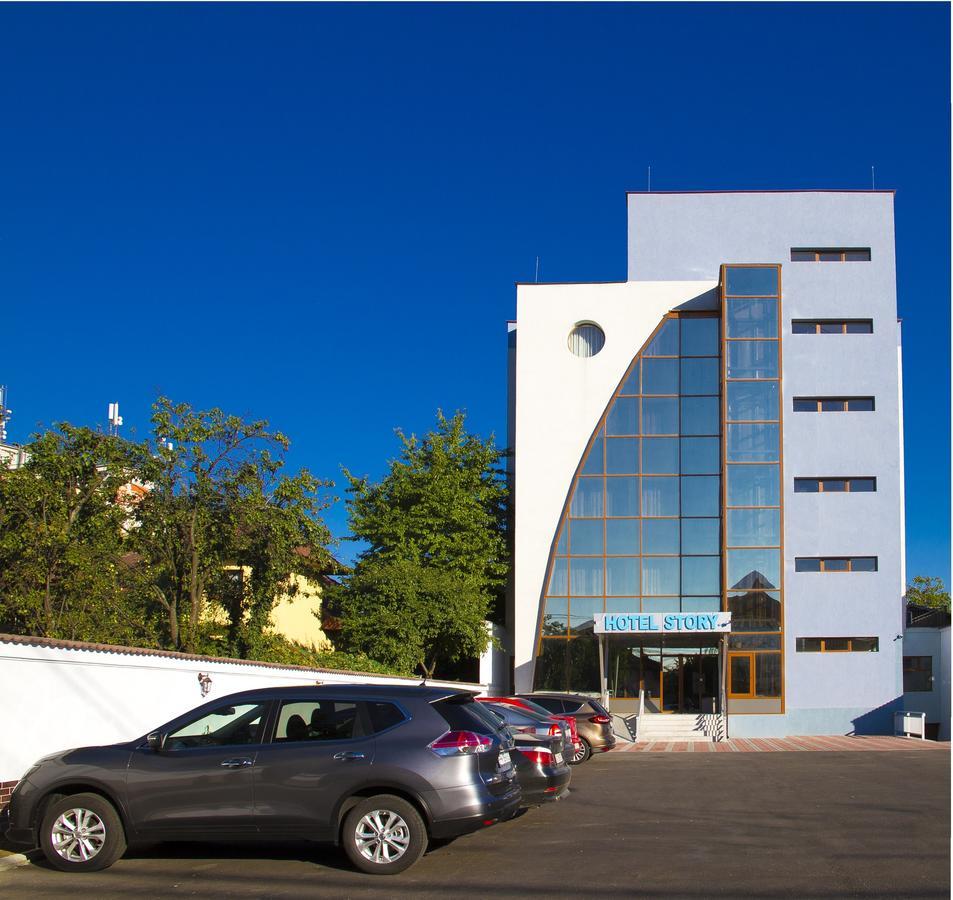 Hotel Story Târgu Jiu Buitenkant foto